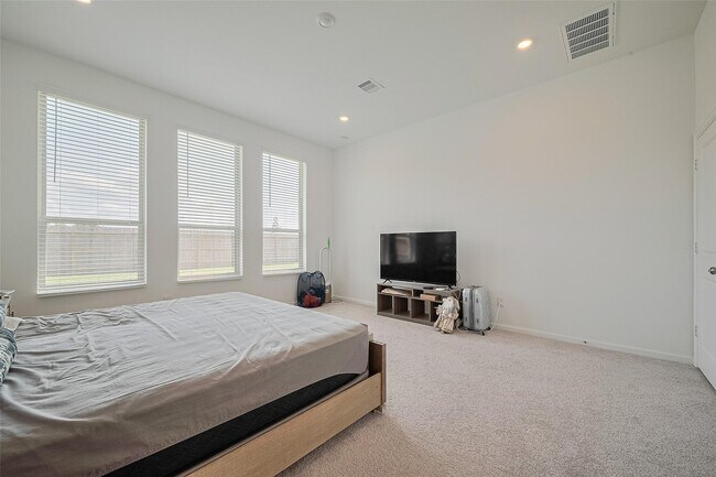 Building Photo - 2430 Dewford Fls Dr