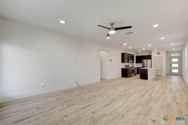 Building Photo - 121 Fairfax Ave