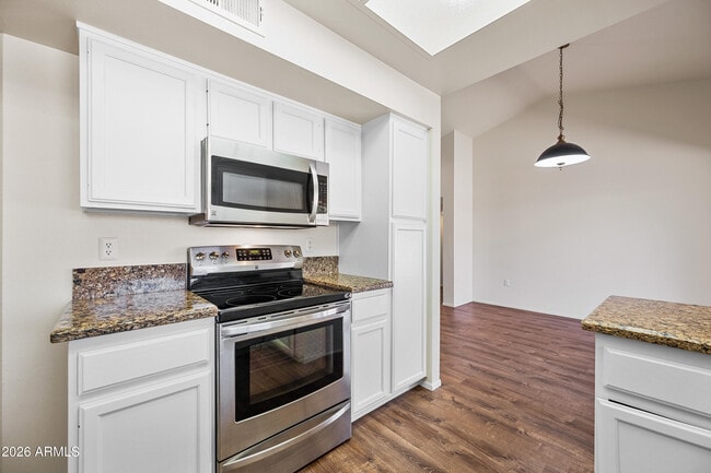 Building Photo - 14802 W Greystone Dr