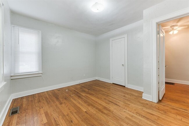 Building Photo - 2833 NW 22nd St