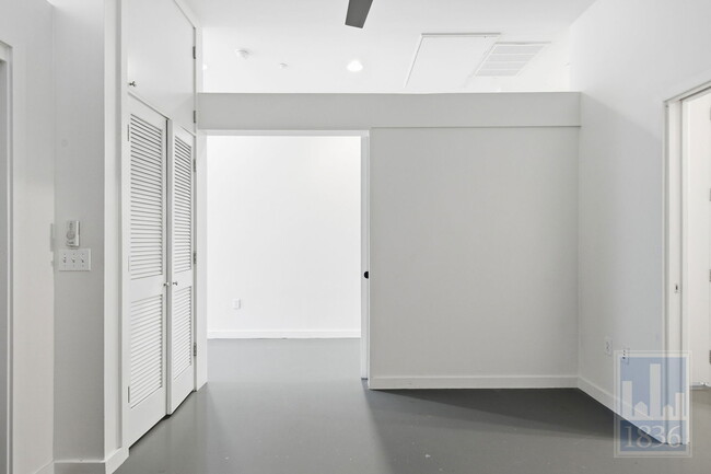 Building Photo - 507 Sabine St