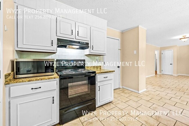 Building Photo - 2213 Cecille Dr SW