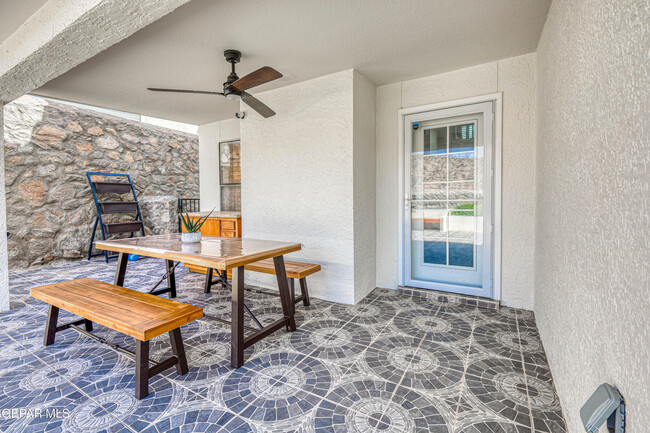 Building Photo - 6205 Brisa Del Mar Dr