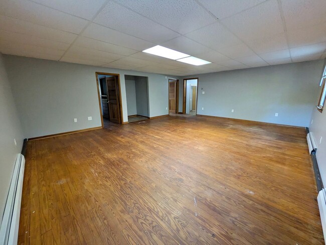 Building Photo - HUGE 3 Bed/2 Bath Home with your own private workshop + oversized garage