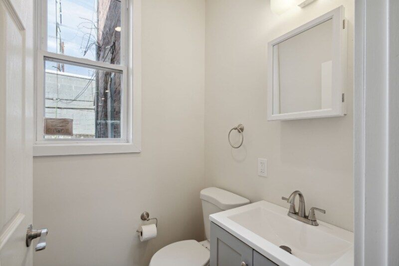 Building Photo - 1814 S Taylor St