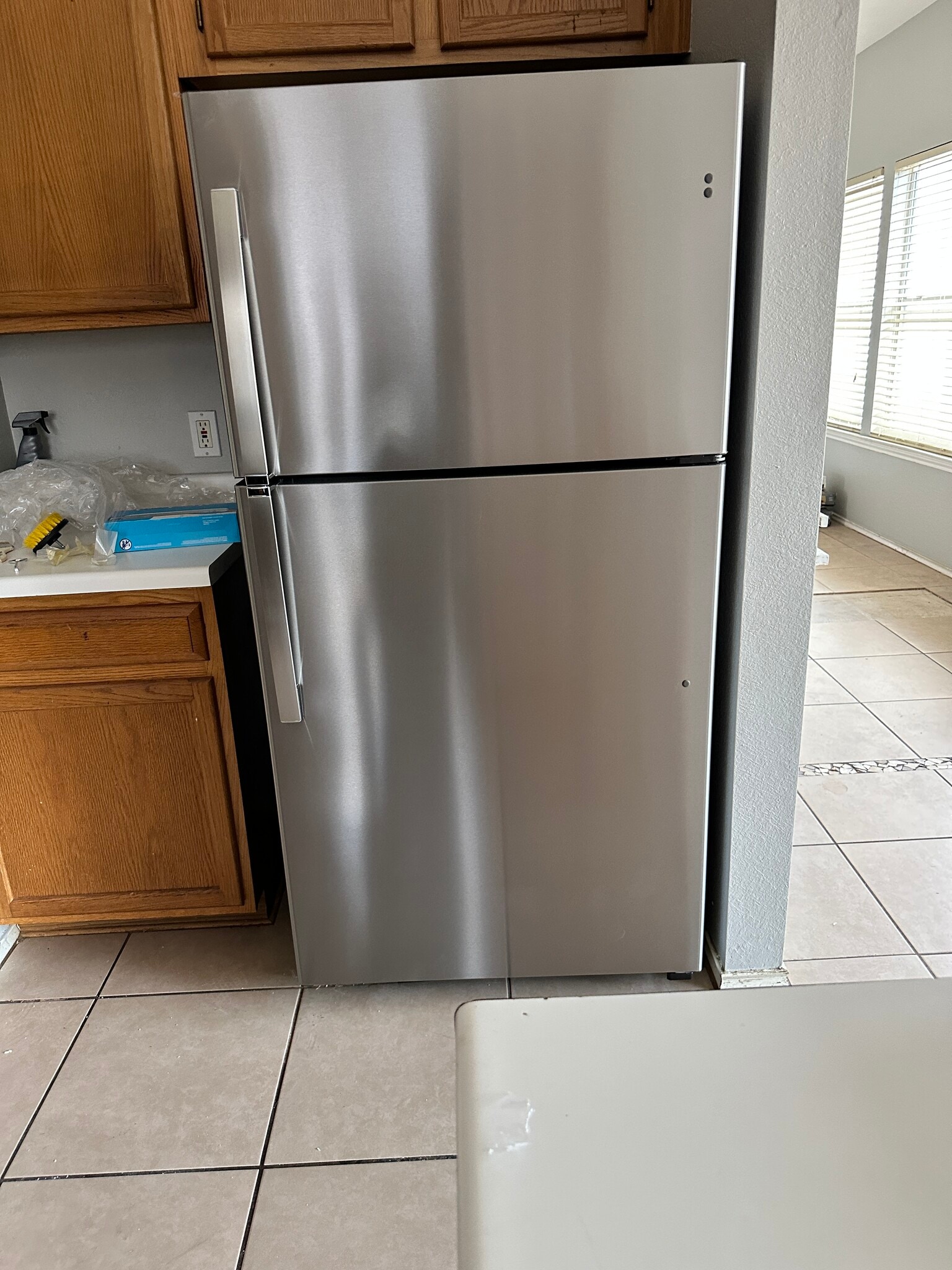 New Fridge - 1003 Rolling Ridge Dr