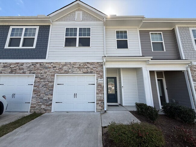 Primary Photo - Stunning 3BD, 2.5BA Raleigh Townhome in a ...