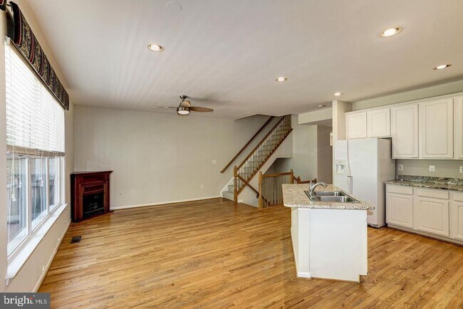 Building Photo - 6563 McKenna Way