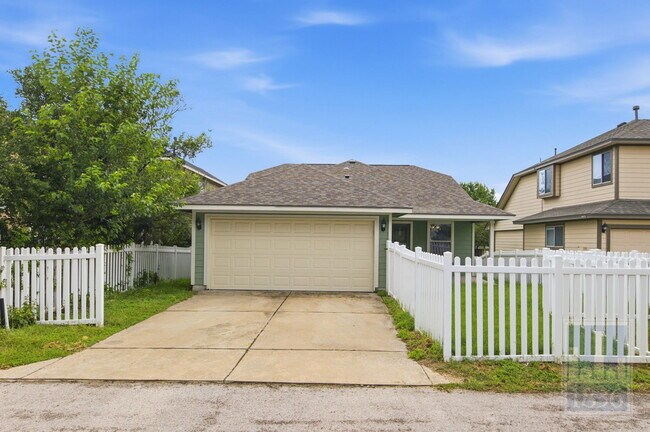 Building Photo - 437 Sampson