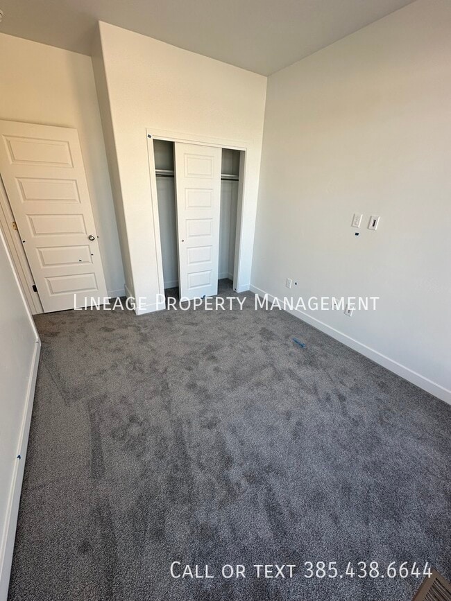 Building Photo - 3559 S Lydia Ann Ln