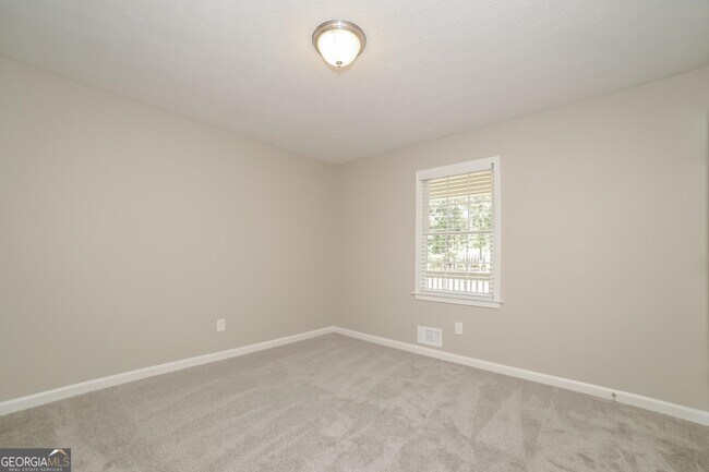 Building Photo - 2780 Deerfield Dr