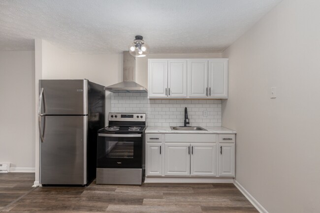 Building Photo - 3028 Cleinview Ave