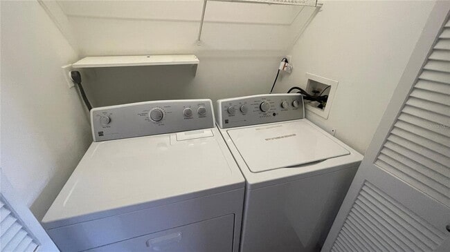 Building Photo - 892 Sunridge Dr