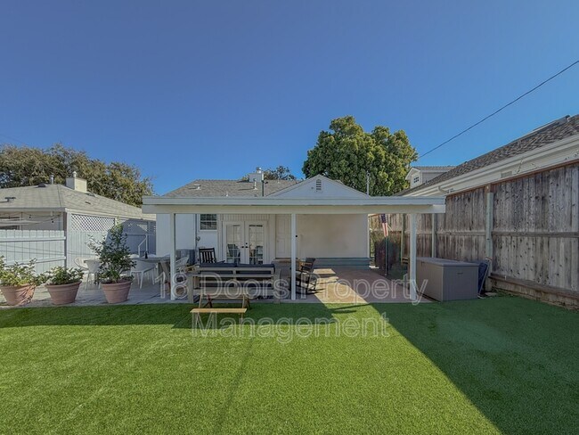 Building Photo - 254 G Ave