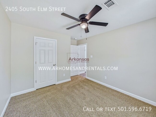 Building Photo - 2405 S Elm St