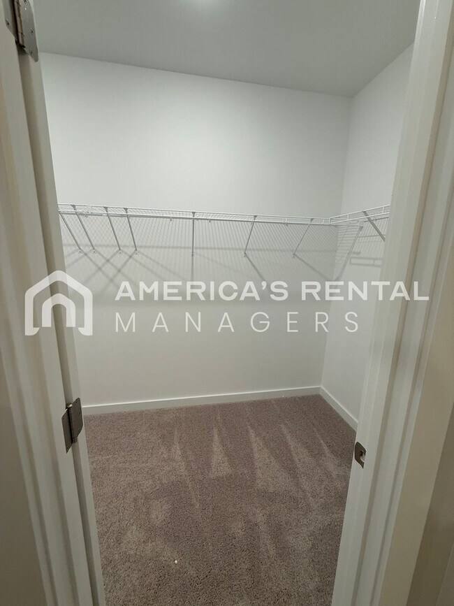 Building Photo - DEPOSIT PENDING! Home for rent in Riverside! Available to View Now!
