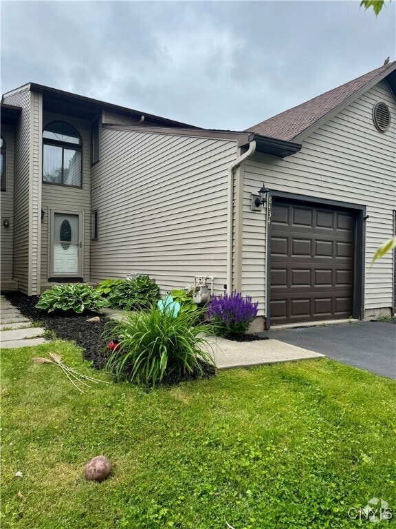 Building Photo - 8434 Bubbling Springs Dr