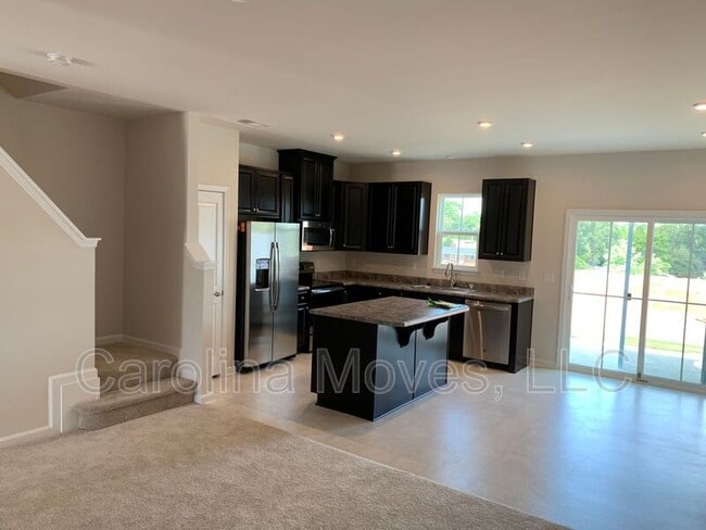 Building Photo - 10 Country Dale Dr