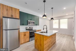 Building Photo - 1223 W Lehigh Ave