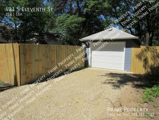 Building Photo - 421 S Eleventh St-