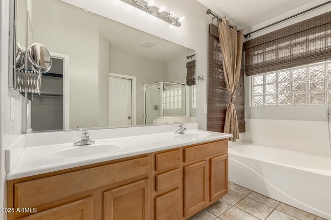 Building Photo - 3078 S Southwind Dr