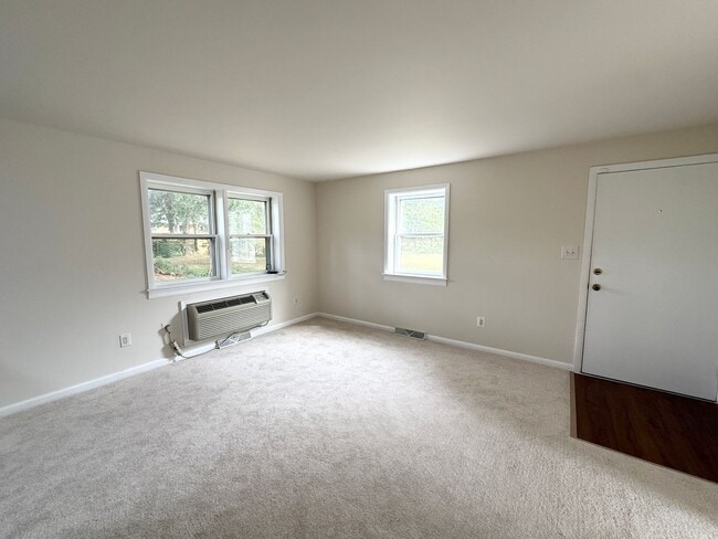 Building Photo - Refreshed One Bedroom in the City