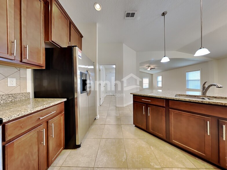 Building Photo - 603 Glendale Ln