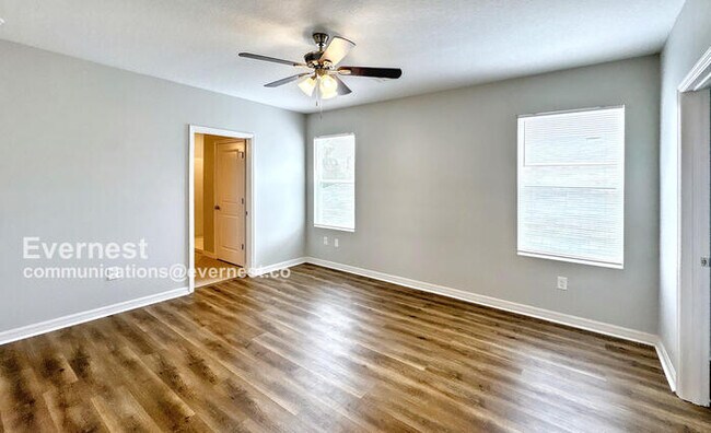 Building Photo - 5006 Willow Breeze Wy