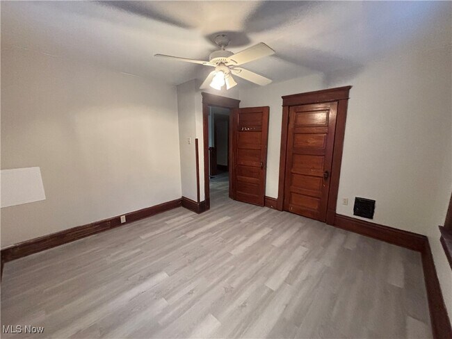 Building Photo - 408 S Arch Ave