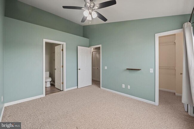 Building Photo - 46966 Courtyard Sq