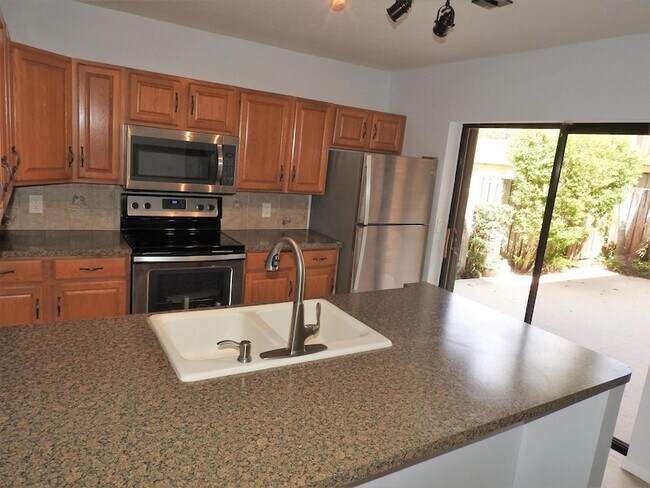 Building Photo - 246 Charter Way