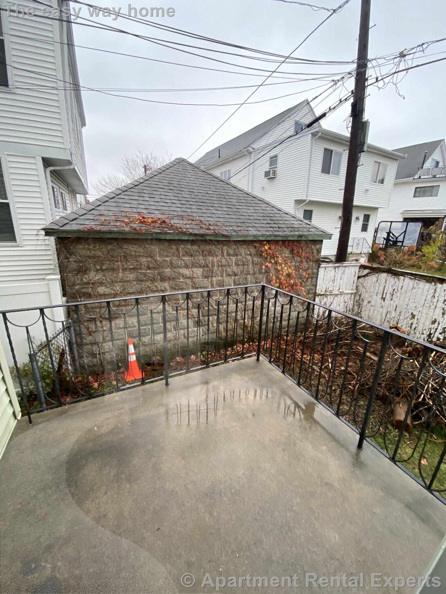 Building Photo - 1028 Fellsway