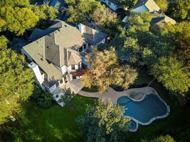 Building Photo - 1213 Grosvener Ct