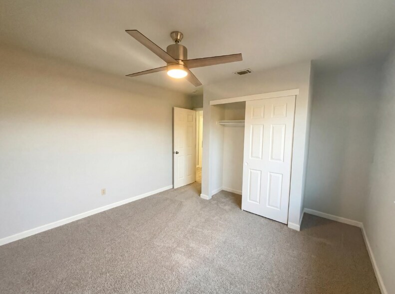 Building Photo - 4744 Ponderay Ln