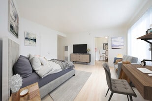 Building Photo - 667 Levering Ave