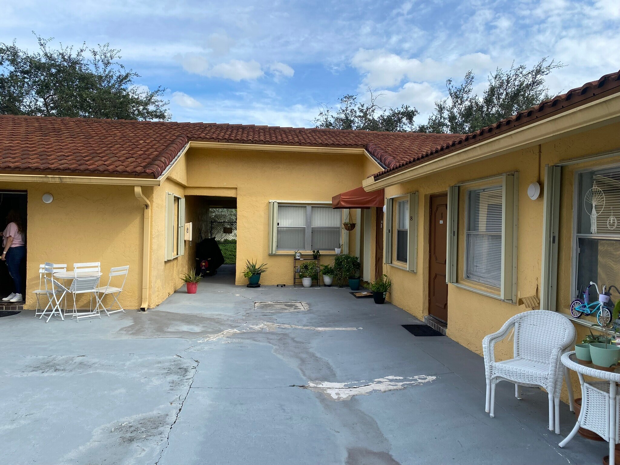 Building Photo - 3483 Coral Springs Dr