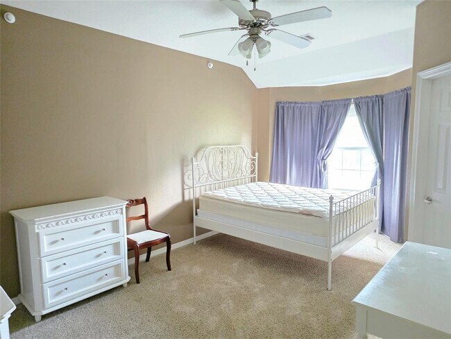 Building Photo - 305 Holleman Dr E