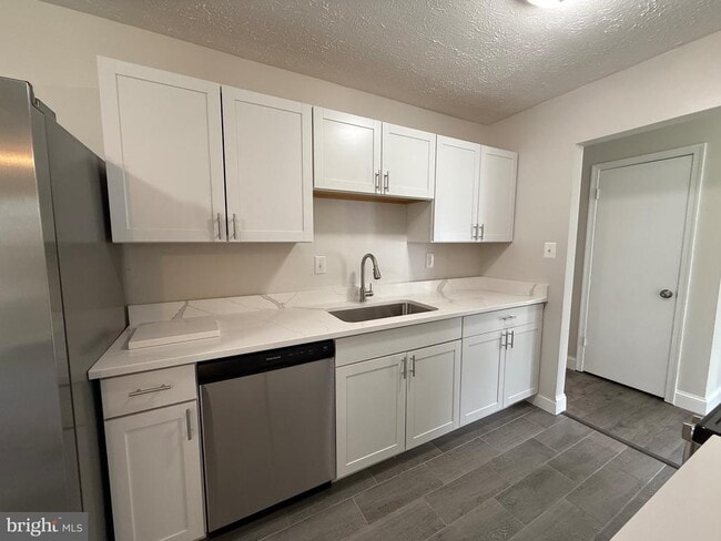 Building Photo - 3295 Jesmond Ct