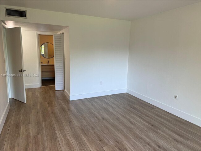 Building Photo - 8335 SW 72nd Ave