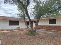 Building Photo - 1425 Vista Dr
