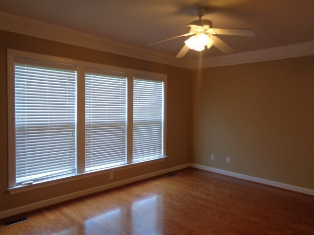 Building Photo - 3052 Brookview Forest Dr