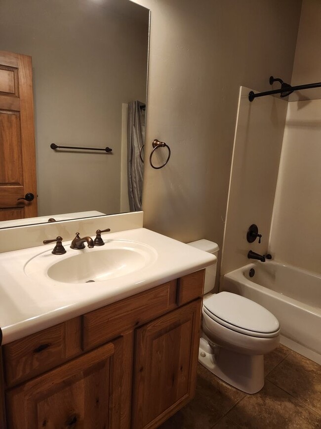 Building Photo - C8 - Bison Cove ~ 2 bed / 2 bath