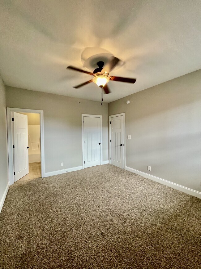 Building Photo - 100 Portico Street