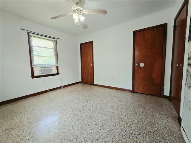 Building Photo - 720 Oaklawn Dr