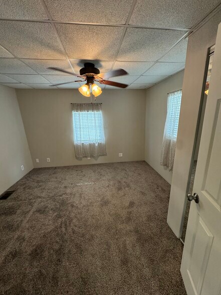 Building Photo - 303 N Oliphant St