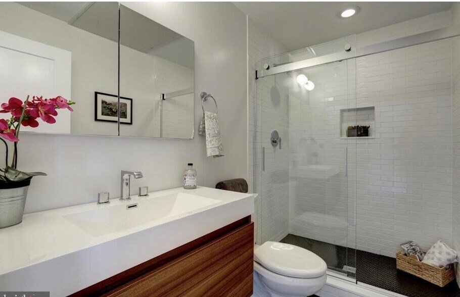 Building Photo - 502 Rhode Island Ave NW