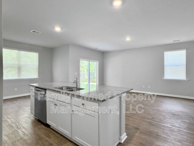 Building Photo - 422 Blue Elderberry Run