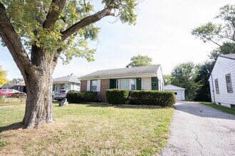 Building Photo - "Charming 3-Bed Home with Gleaming Hardwoo...