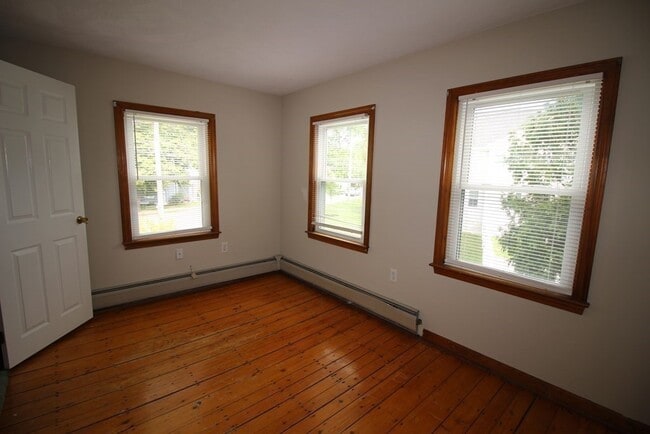 Building Photo - 27 Andover Rd