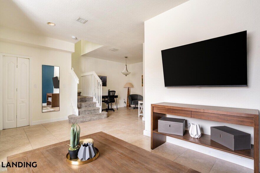 Building Photo - 1140 SE 24th Rd